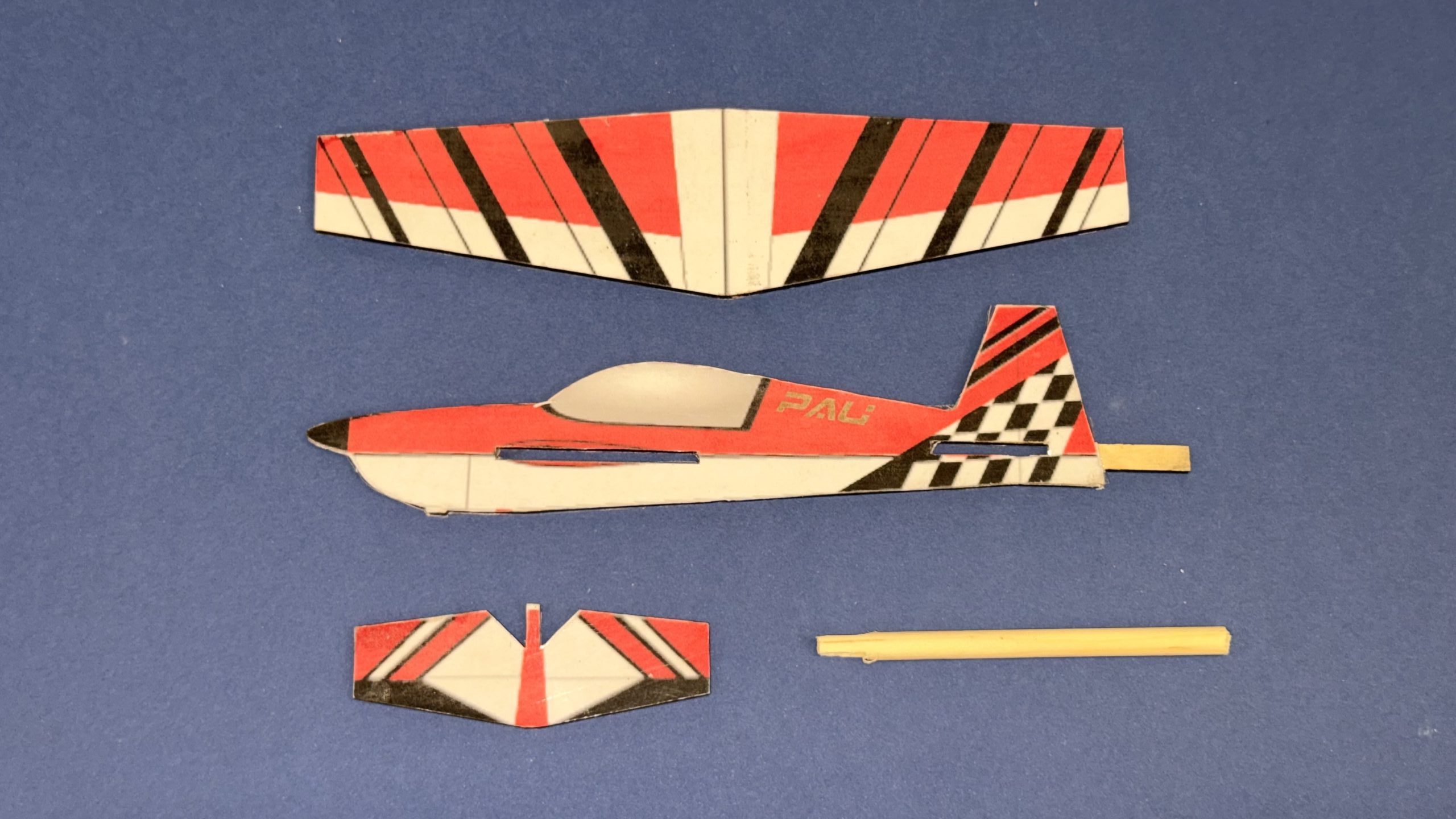 PAU Stick Plane – Extra 330 LX